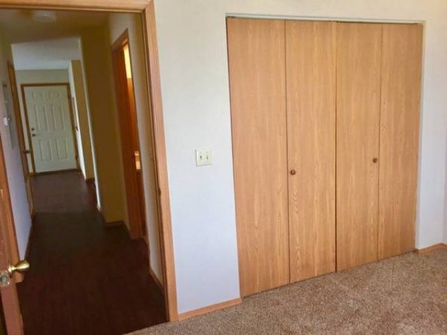Mountain Boulevard Apartments: Two-Bedroom Option B - Bedroom/Hallway