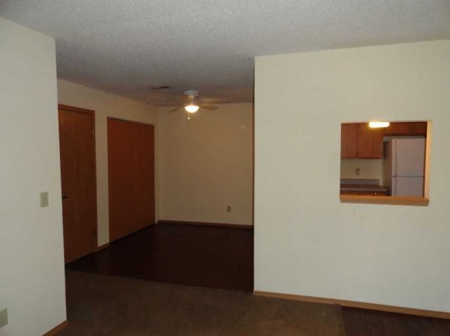 Mountain Boulevard Apartments: Two-Bedroom Option B - Dining Room