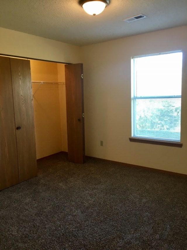 Mountain Boulevard Apartments: 1 Bedroom - Bedroom Closet